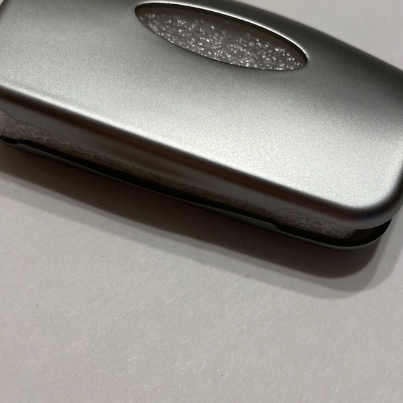 Silver tone Silicone key fob cover case for Ford 3 button car flip Key fob - Picture 3 of 3